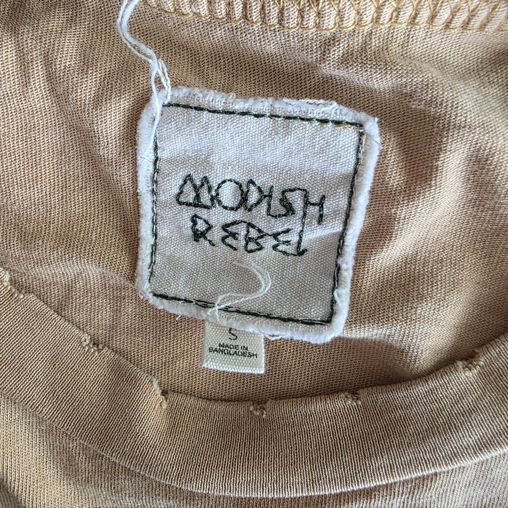 T-Shirt with 'Hold Your Horses!' Print - Picture 9 of 9